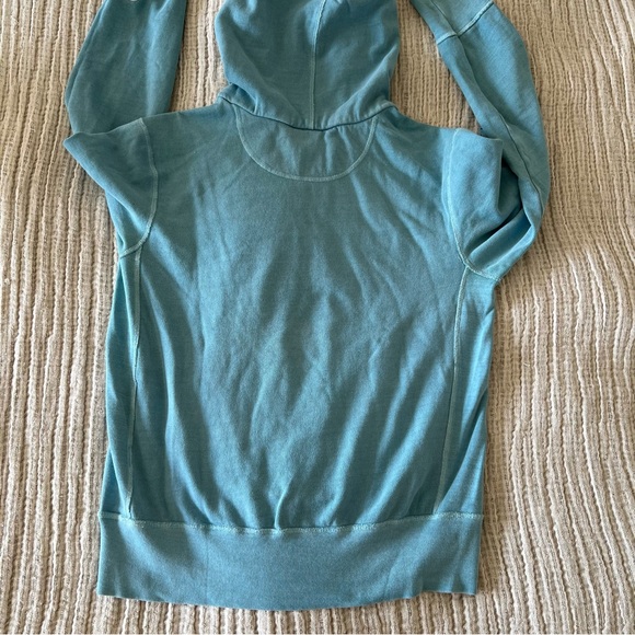 Champion hoodie with front pocket - Picture 7 of 7